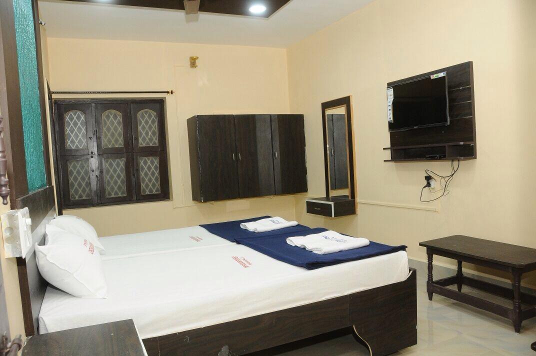 Tripura Sundari Residency Hotel Madanapalle Exterior foto